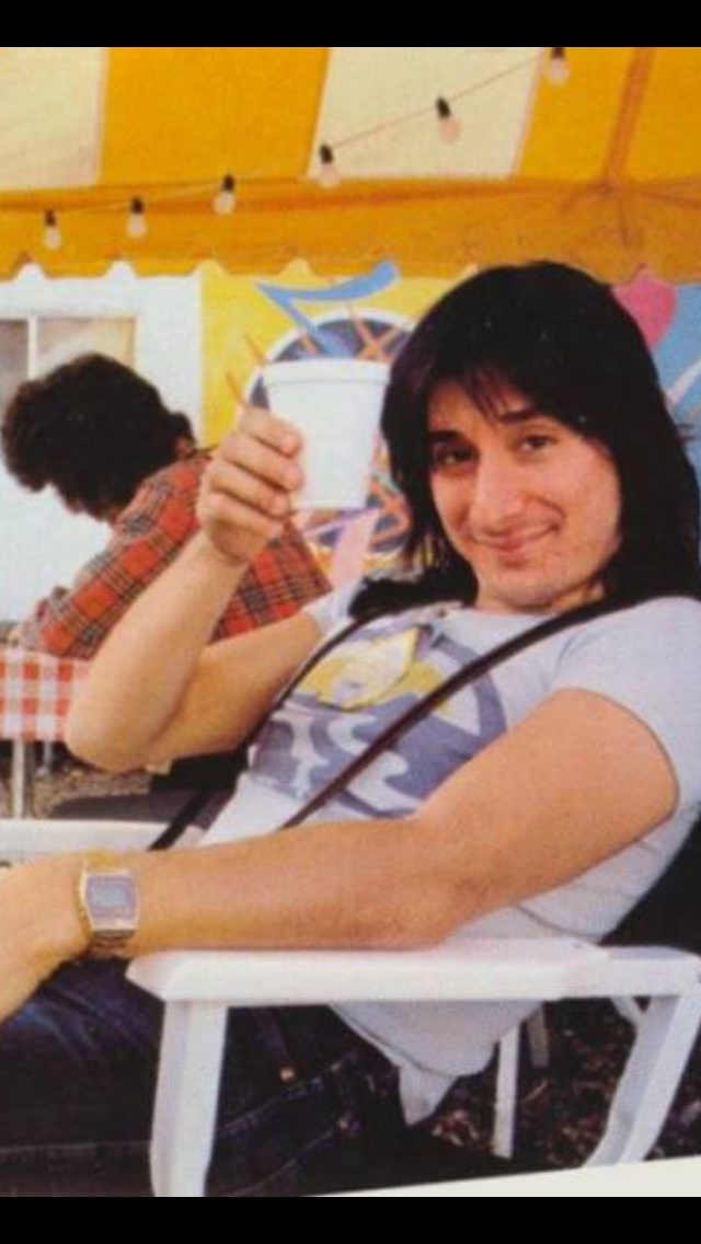 870f0c33573051d314ff4418d897c613--steve-perry-cheer.jpg